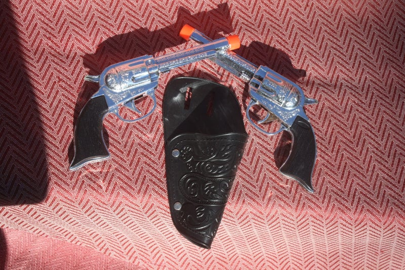 Cowboy Six Shooter pistols Carousel 1