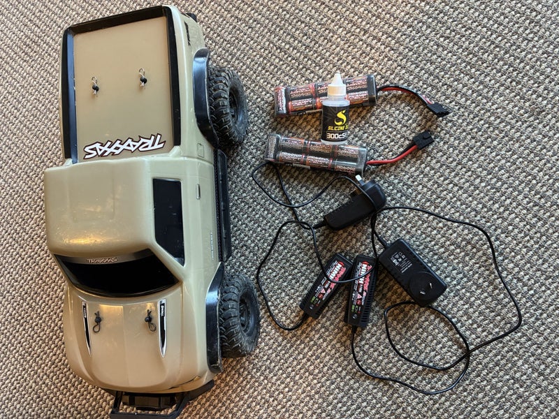 Traxxas 4 sport crawler Carousel 1