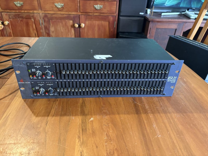 Dbx iEQ-31 graphic Carousel 1