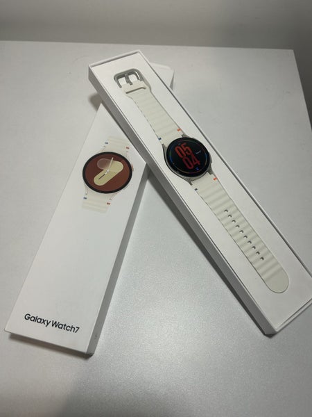 Samsung Galaxy Watch 7 - As New Carousel 1