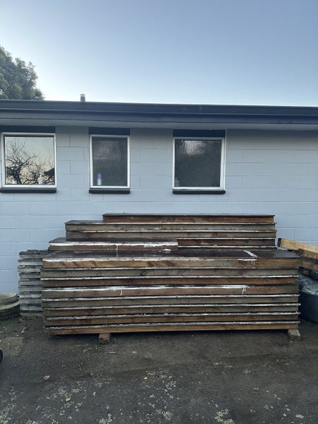 Foundation shutters Carousel 1