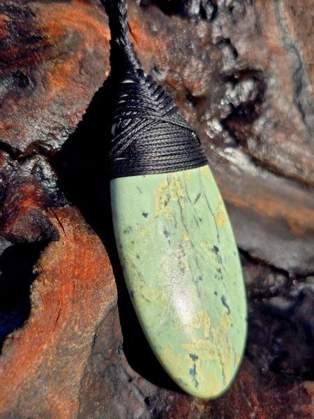 Pounamu Pendant + Stone | One of a Kind NZ Set Carousel 4
