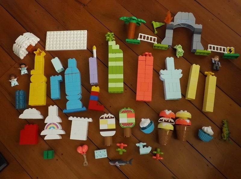 Bulk Duplo Blocks Partial Jurassic World & Ice Cream set +more nearly 200 pieces Carousel 1