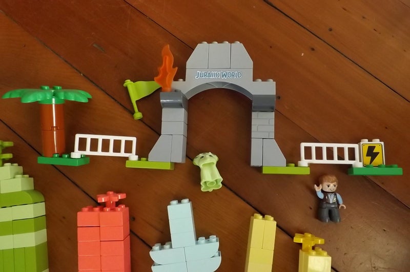 Bulk Duplo Blocks Partial Jurassic World & Ice Cream set +more nearly 200 pieces Carousel 3