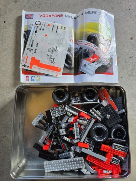 Mega Bloks Vodafone McLaren MP4-22 Formula 1 car Carousel 2