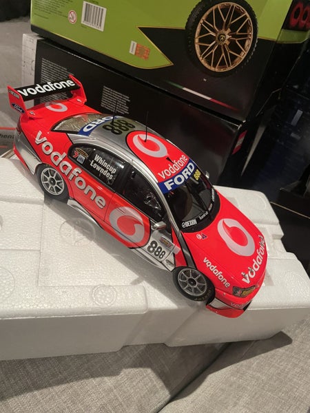 Classic Carlectable - Craig Lowndes 2007 Bathurst 100 Peter Brock Trophy Winner Carousel 1