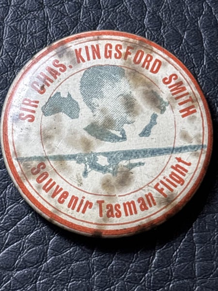 Sir Charles Kingsford Smith badge c1928 Carousel 1