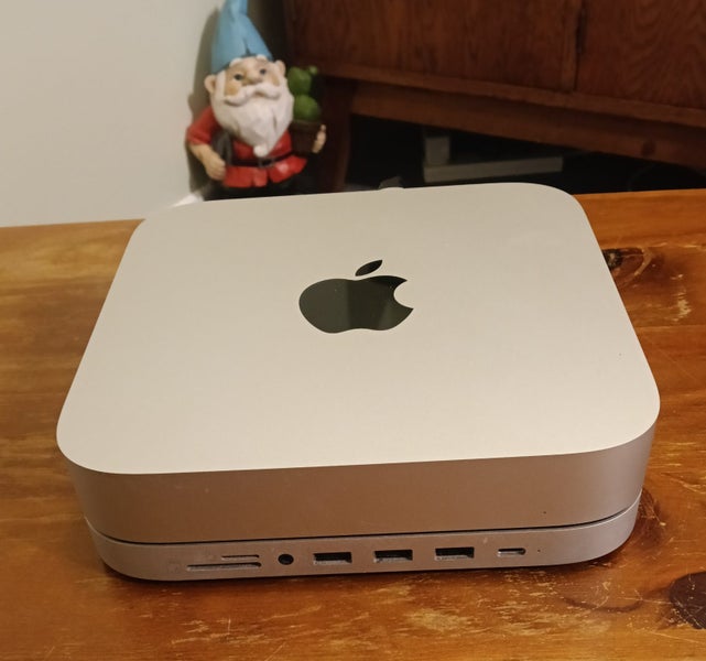 Like new Mac Mini. 16GB RAM, 1.5TB Storage + Dock. Free NZ shipping. Carousel 2