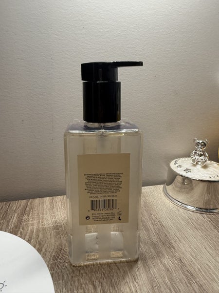 Jo Malone London Poppy & Barley Hand and Body Wash 250ml Carousel 2