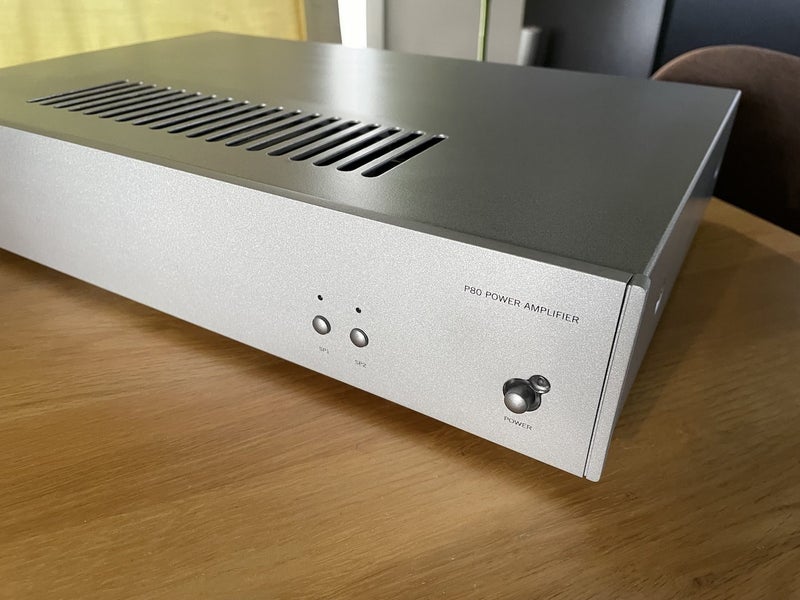 Arcam DiVA P80 Stereo Power Amplifier Carousel 2