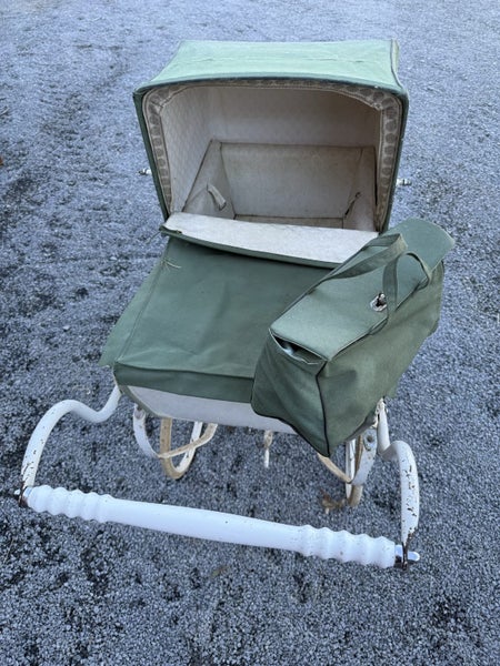 Classic Silver Cross pram - 1961 Carousel 2