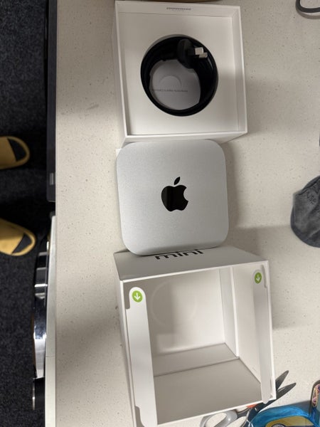 Mac mini M4(2024) 32GB + 2TB Carousel 2