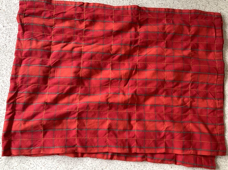 ** RETRO VIBE TABLE CLOTH ** FESTIVE CHECK ** MARKS & SPENCER ** Carousel 1