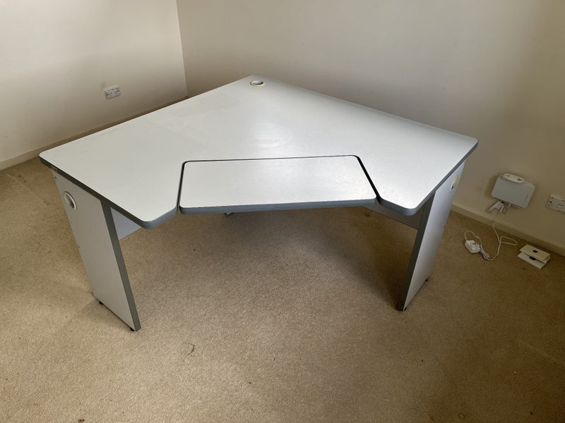 Computer desk - corner Carousel 4
