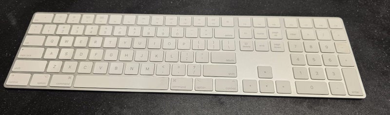 ! Mac Mini M2 2023 - 24 GB Ram/512 GB +Trackpad+Magic Keyboard w/Numeric Keypad Carousel 6
