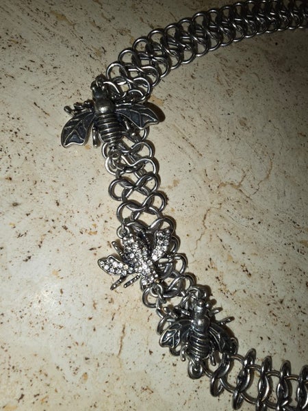 Unique metal and crystal Bee necklace Carousel 2