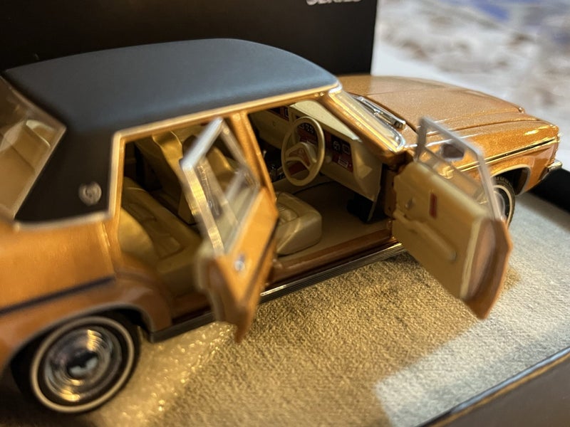 1/43 TRAX TO09 1976 Holden HX Statesman De Ville - Gold Carousel 2
