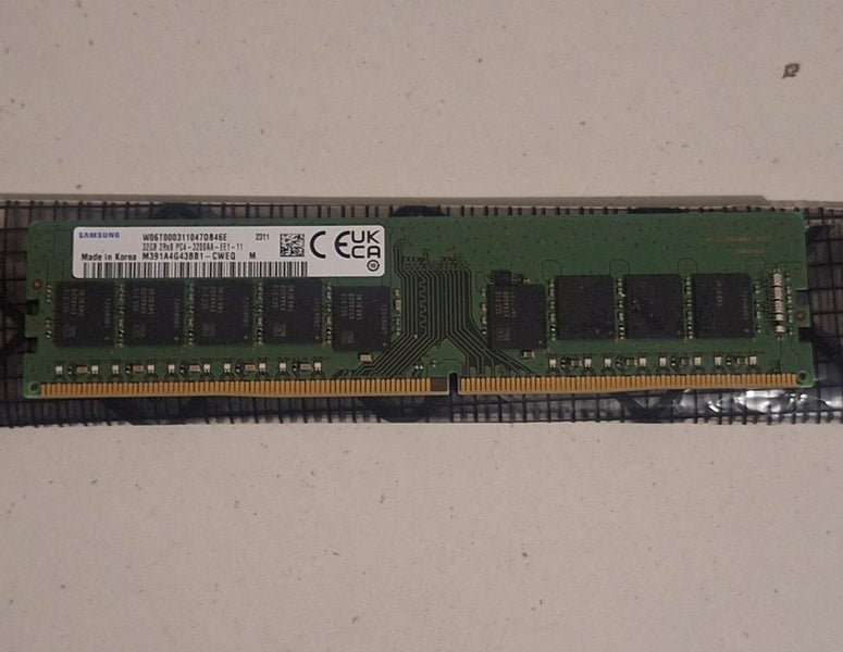 32GB DDR4 Samsung ECC Server Memory Module M391A4G43BB1-CWEQ Carousel 2