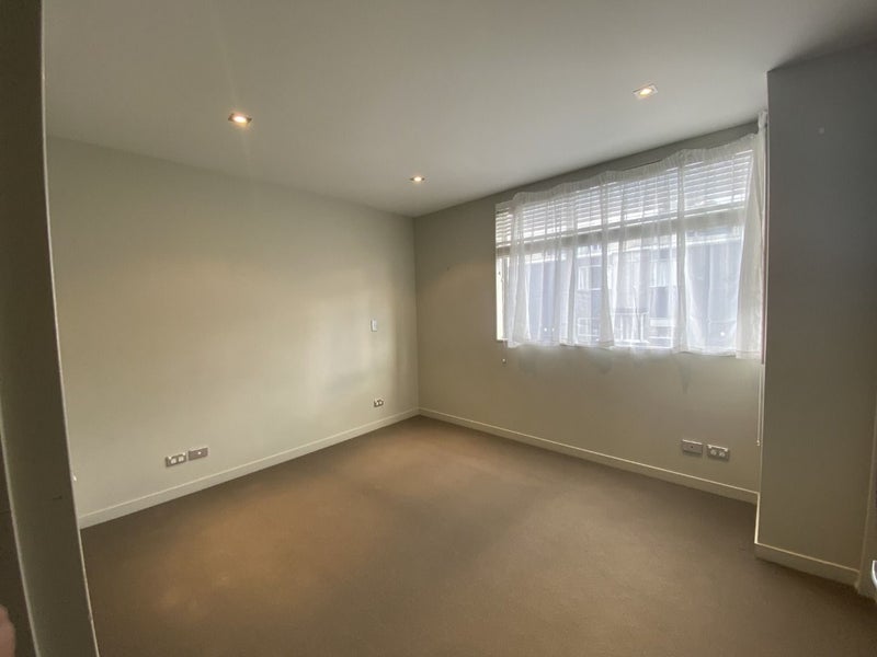 Newtown, 3 bedrooms63617776234883112