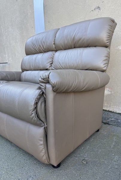 La-Z-Boy 2 Seater Leather Couch Carousel 2
