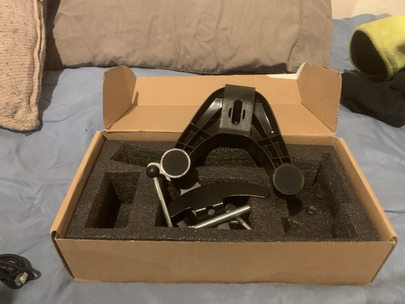 THRUSTMASTER LEATHER WHEEL Carousel 5