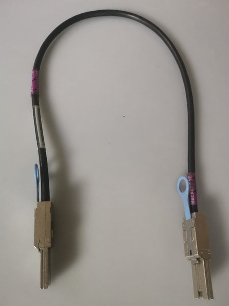 External Dell SAS cable Male Mini SAS SFF-8088, 0.6m Carousel 1