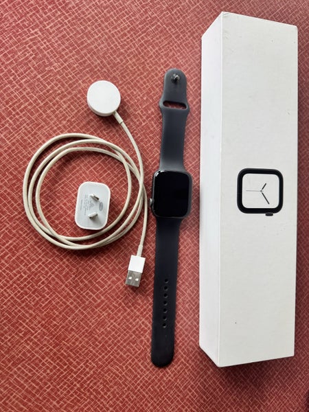 Apple Watch Series 4 Carousel 1