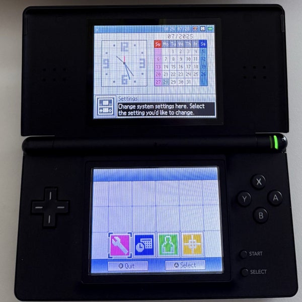 Nintendo DS lite Carousel 1