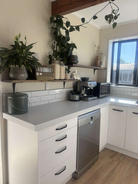 Paraparaumu Beach, 4 bedrooms64623928602755112