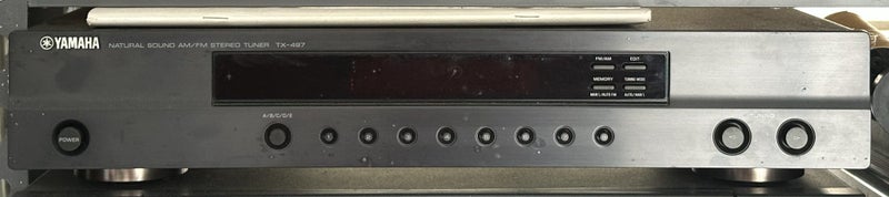 FM/AM Tuner (Yamaha) Carousel 1