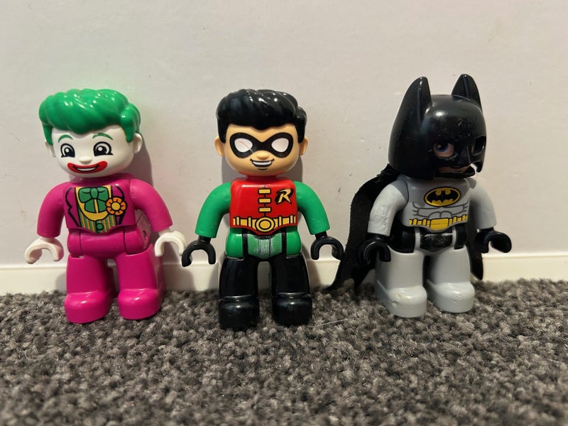 Duplo - Batcave Carousel 2
