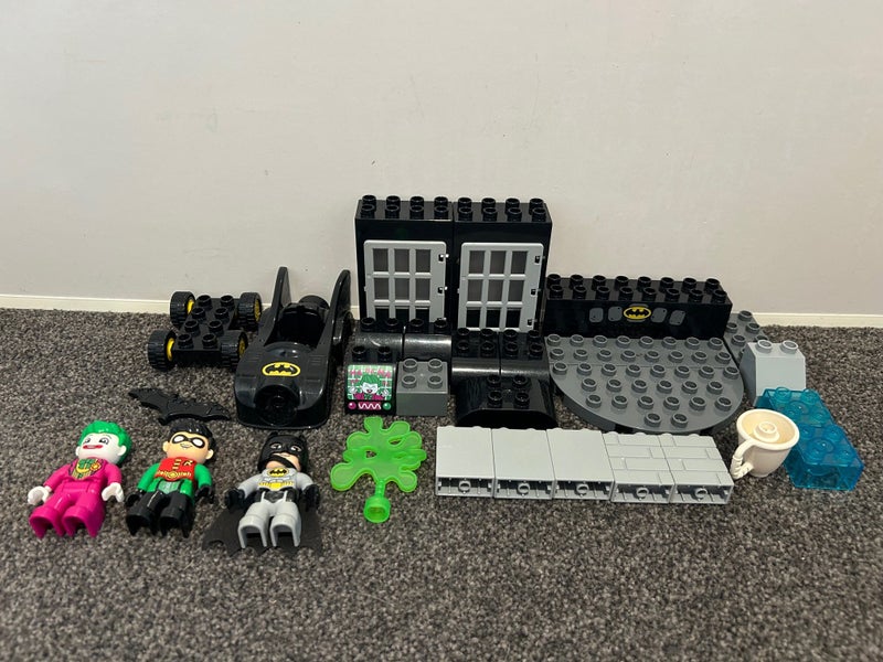 Duplo - Batcave Carousel 3