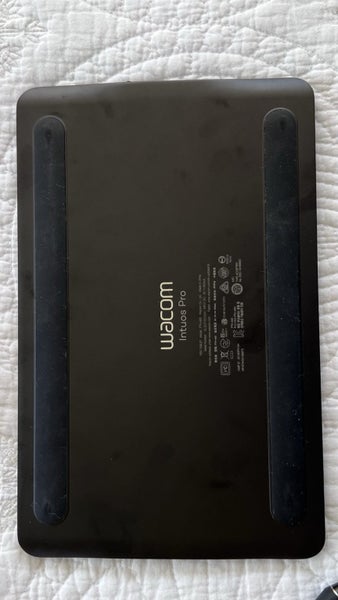 $1 Reserve WACOM INTUOS PRO SMALL Carousel 9