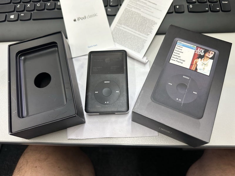 iPod 160GB with Original Box Carousel 1