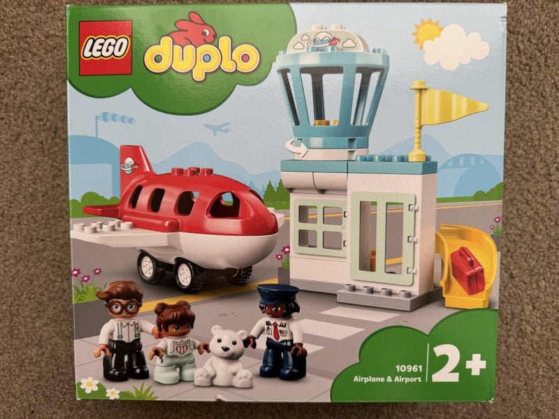 DUPLO AIRPLANE AND AIRPORT (#10961) Carousel 1
