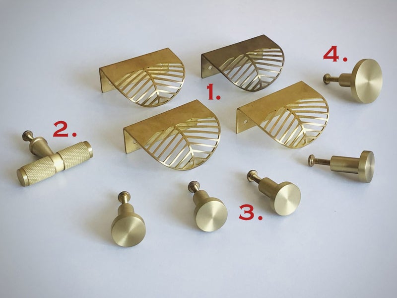 *** DESIGNER BRASS KNOBS SET • NEW • OVER $160 RRP *** Carousel 10