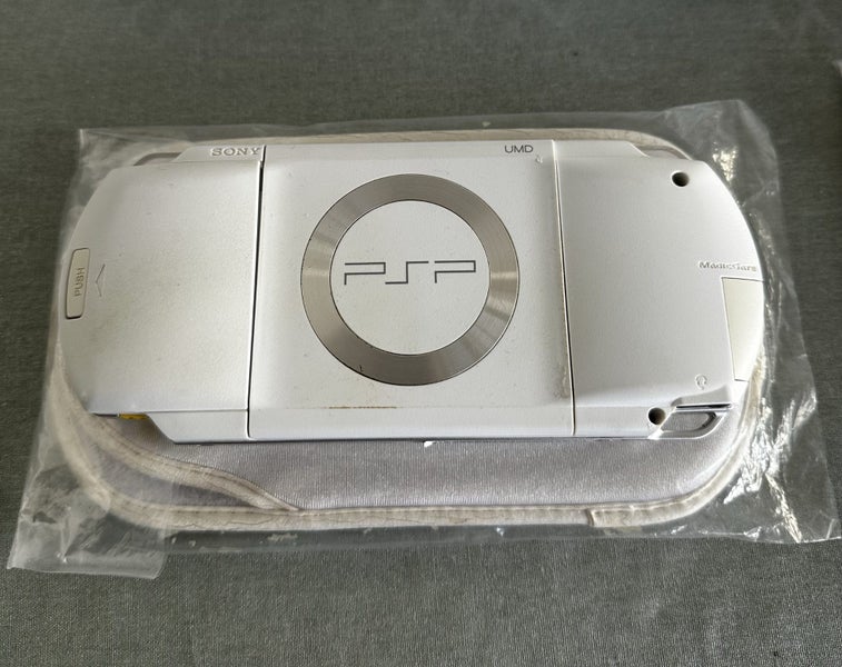 PlayStation Portable (PSP) 1000 – Ceramic White (Boxed) | 64GB | Complete Bundle Carousel 3