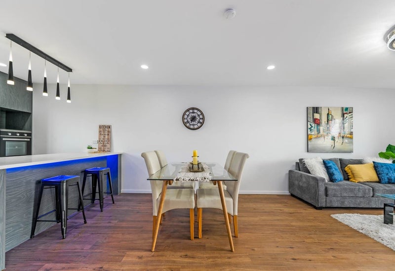 In Mt Roskill Grammar School Zone64539179800323112