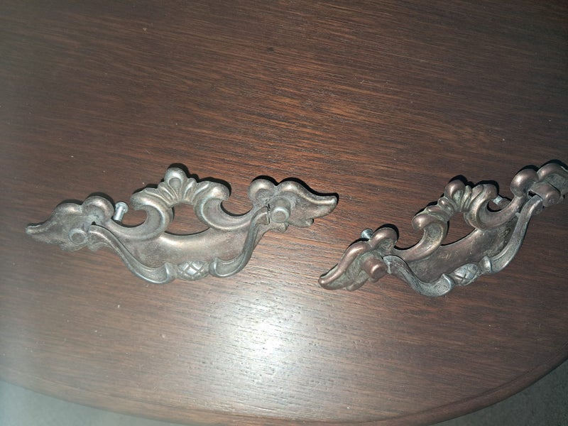 two handles Carousel 1