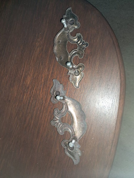 two handles Carousel 2