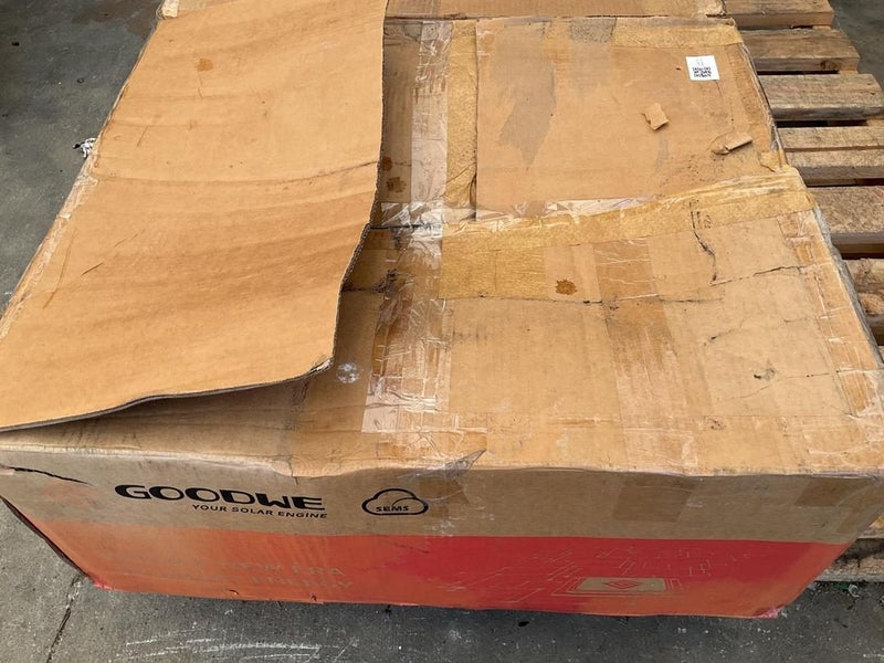 Goodwe GW5048D-ES Hybrid Inverter Carousel 2