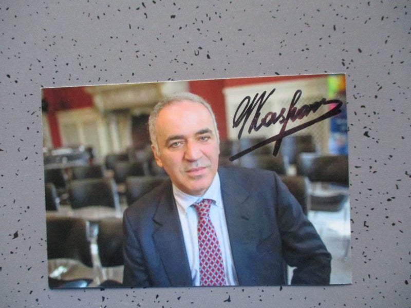 Garry Kasparov "Chess Grandmaster and Player" signed photograph Carousel 1