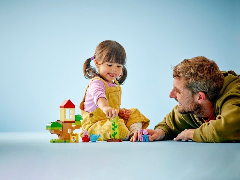 LEGO DUPLO 10431 Peppa Pig Garden and Tree House Carousel 4