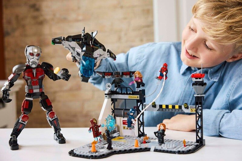 LEGO Super Heroes 76314 Captain America: Civil War Action Battle Carousel 7