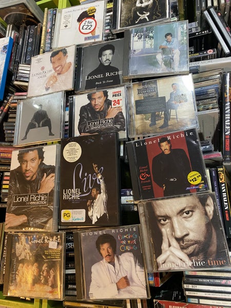 * bulk buy LIONEL RICHIE ** Carousel 2