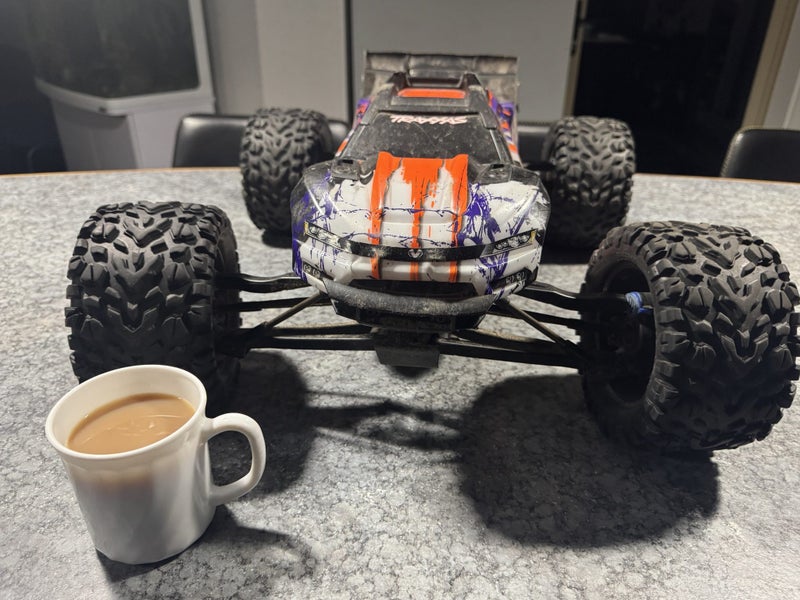 Traxxas E-Revo VXL 2.0 – 1/10 Scale Brushless Monster Truck Carousel 2