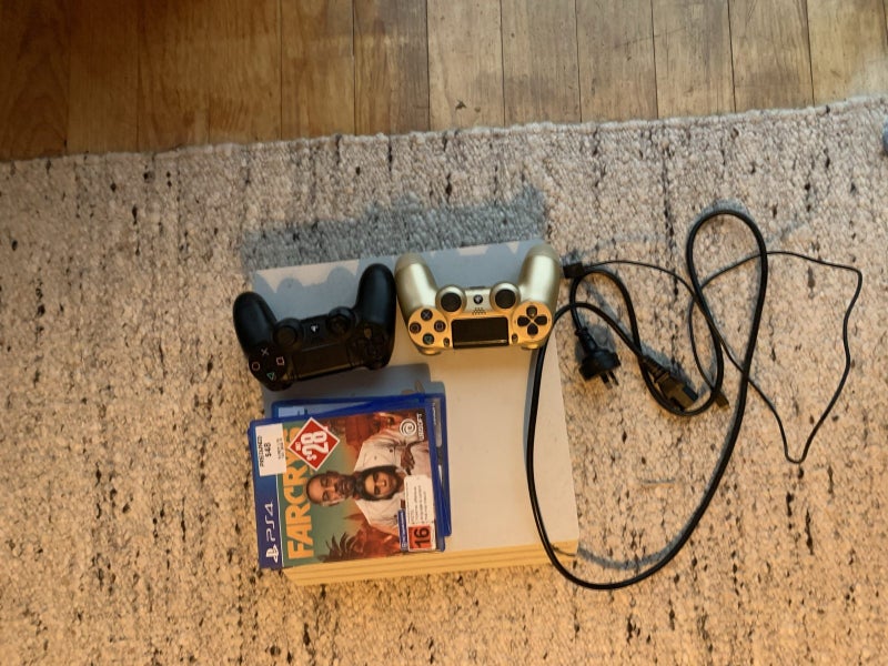 PS4 Pro White 1TB Carousel 2