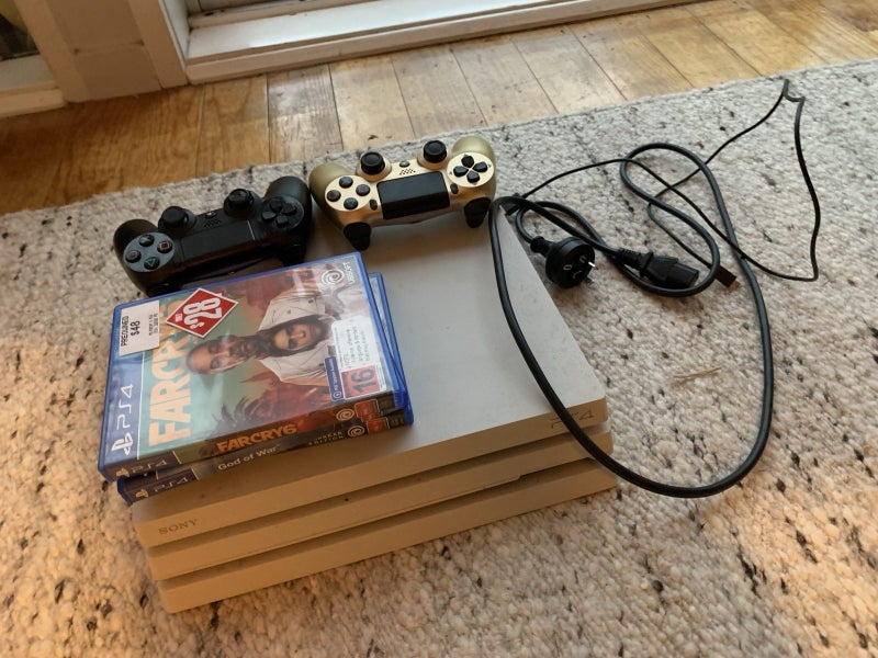 PS4 Pro White 1TB63617475649795112