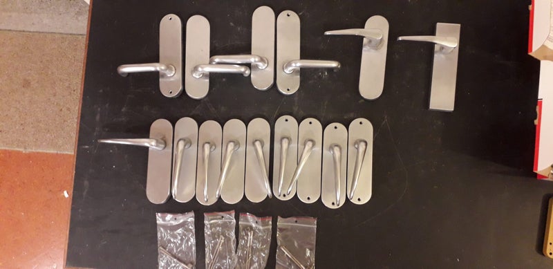 Latch and Lock sets Carousel 2