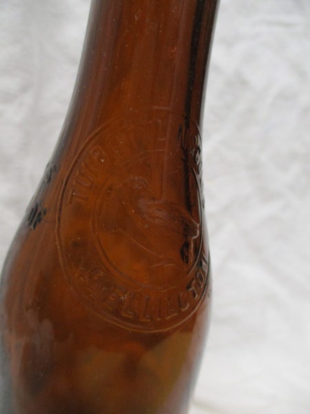 BR BA 9710 - Tui Bottling Col Ltd - Wellington - Amber Bottle Carousel 2
